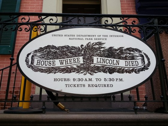 house lincoln died
